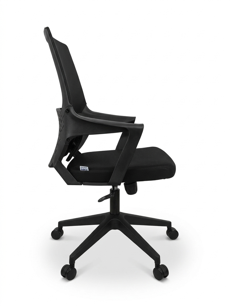Silla de malla con descansa brazos fijos y respaldo confort  en negro