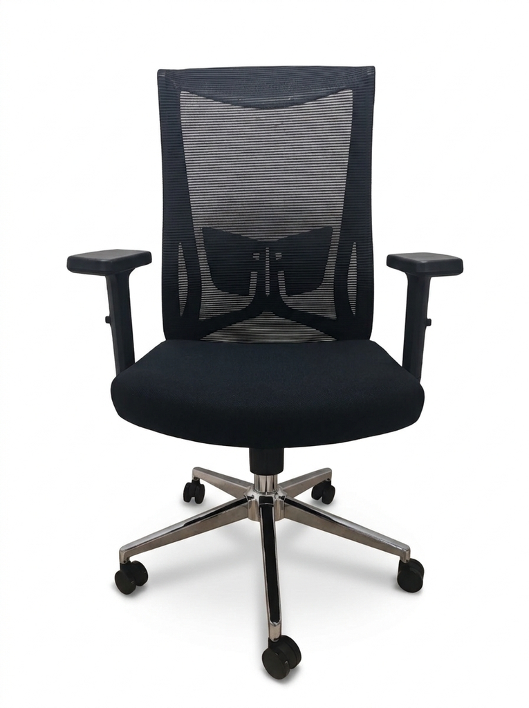 Silla ejecutiva color negro con descansa brazos fijos, respaldo reclinable, y base en cromo AJN Furniture™ 