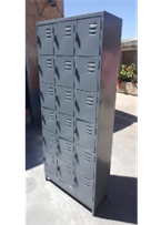 [CC-L3-ECO18]Combo locker metalico de 18 puertas 73" Alto x 15" profundidad x 36" ancho con ranuras de circulacion de aire sistema de portacadado color GRIS linea AJN.